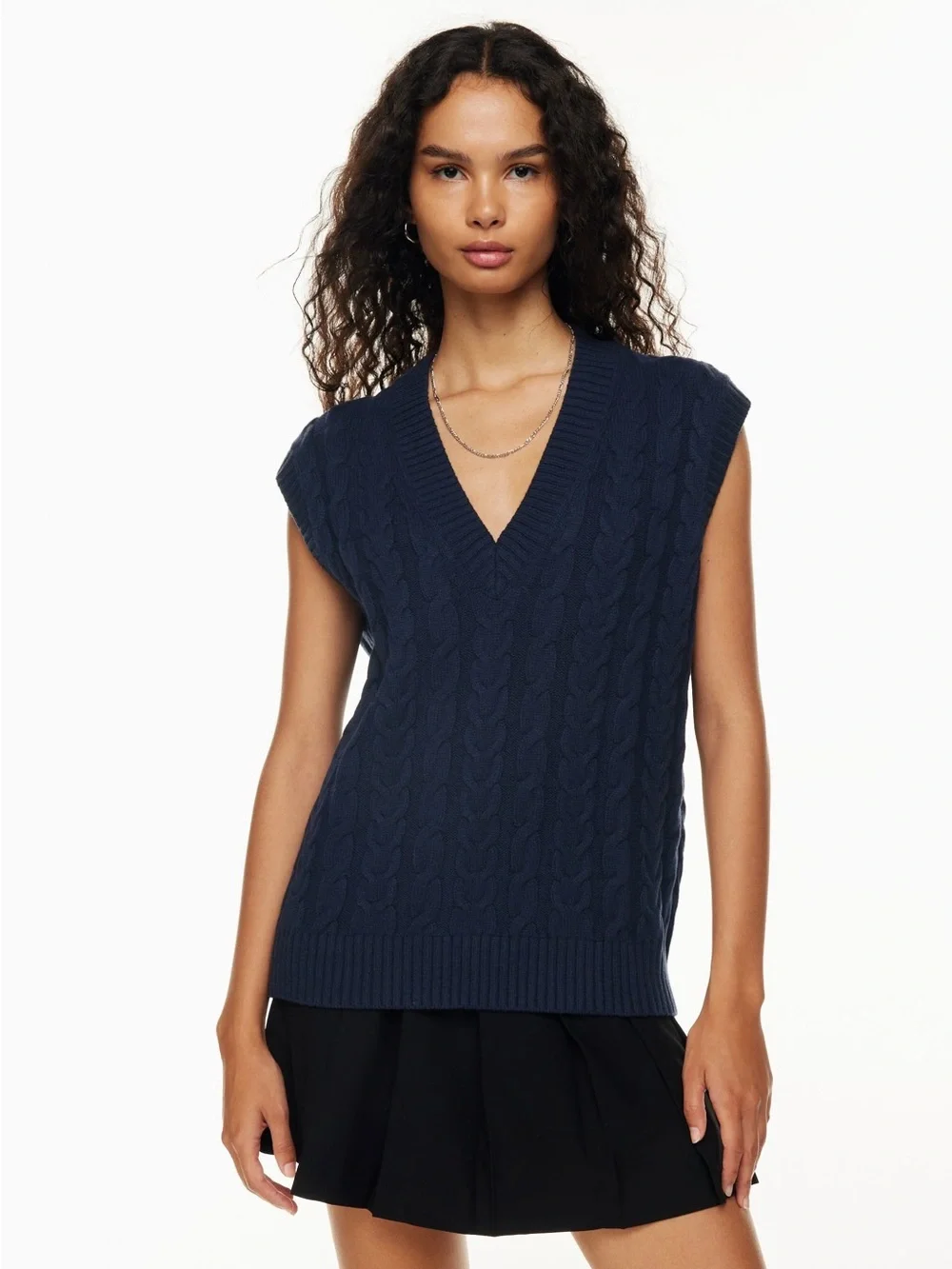 Universal Thread Navy Cable-Knit V-Neck Sweater Vest Relaxed fit Sz L | NWT - Picture 2 of 5